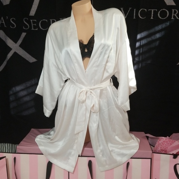 Victoria's Secret Other - NWT! VICTORIA'S SECRET SATIN KIMONO